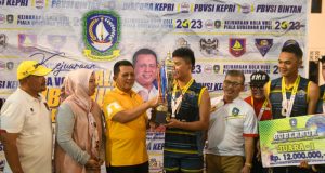 Gubernur Ansar Tutup Kejuaraan Bola Voli Gubernur Cup Zona Kabupaten Bintan Tahun 2023