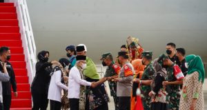 Pangdam I/BB Bersama Forkopimda Prov. Sumbar Sambut Kedatangan Wapres RI