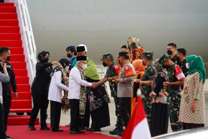 Pangdam I/BB Bersama Forkopimda Prov. Sumbar Sambut Kedatangan Wapres RI