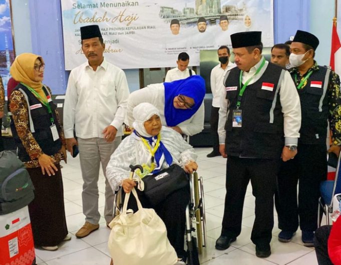 373 Jemaah Haji Kloter 3 Embarkasi Batam Bertolak ke Madinah, 1 Tunda Karena Sakit