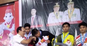 Petinju Kepri Lionel Efraim Raih Emas di POPNAS