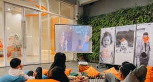 Yuk Nikmati Karaoke di Angkringan Teras HARRIS sembari Makan Malam dan Nonton Film Lawas