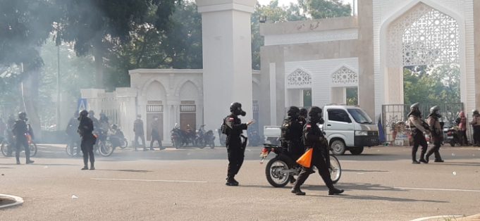 Demo Warga Rempang di BP Batam Ricuh, Sejumlah Pengunjuk Rasa Diamankan