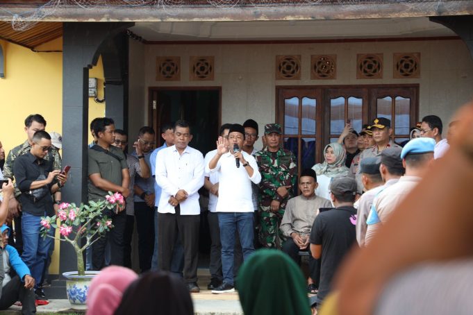 Sosialisasi Pengembangan Program Strategis Nasional, Menteri Investasi RI Temui Masyarakat Rempang