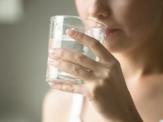 Tujuh Manfaat Minum Air Putih usai Bangun Tidur