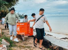 Galakkan Program CSR, Harris Hotel Batam Center Bersihkan Pantai Nongsa di HUT ke-12
