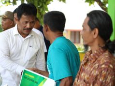 Muhammad Rudi Serahkan 1.004 Kartu BPJS Ketenagakerjaan untuk Nelayan