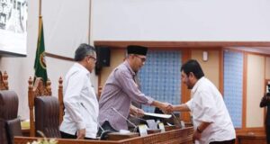 Paripurna DPRD soal Penjelasan Walikota soal Ranperda Penyelenggaraan Pemakaman di Batam