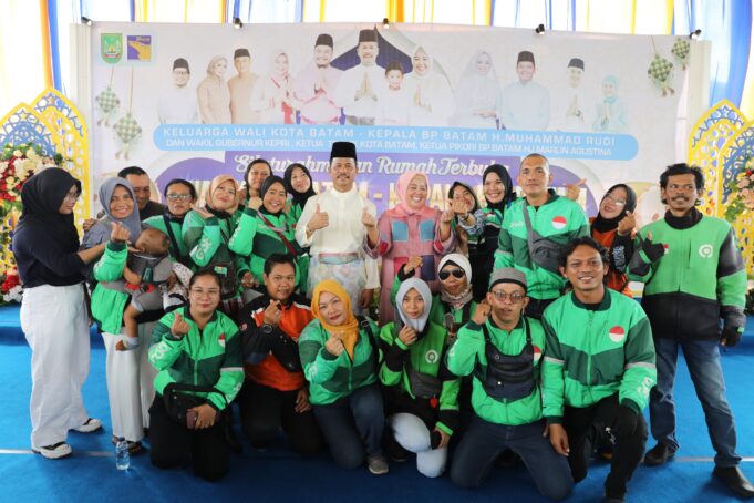 Rayakan Idul Fitri 1445 Hijriah, Kepala BP Batam Antusias Sambut Peserta Open House Hari Kedua