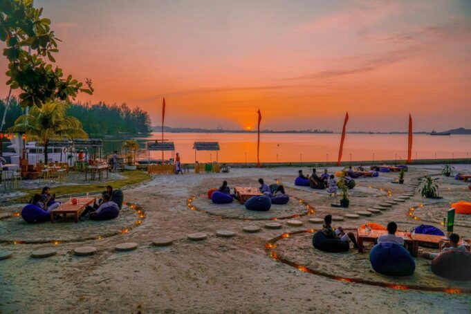 Hanya Tiga Jam, Makan Seafood dan BBQ Berbandrol Rp399.000 di HARRIS Ressort Waterfront Batam Sepuasnya