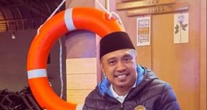 Relawan Ultras HMR Kecam Baleho HM Rudi di Bintan Rusak