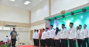 Gubernur Kepri Lantik PPIH Embarkasi Batam, Tekankan Pelayanan Prima Jamaah Haji