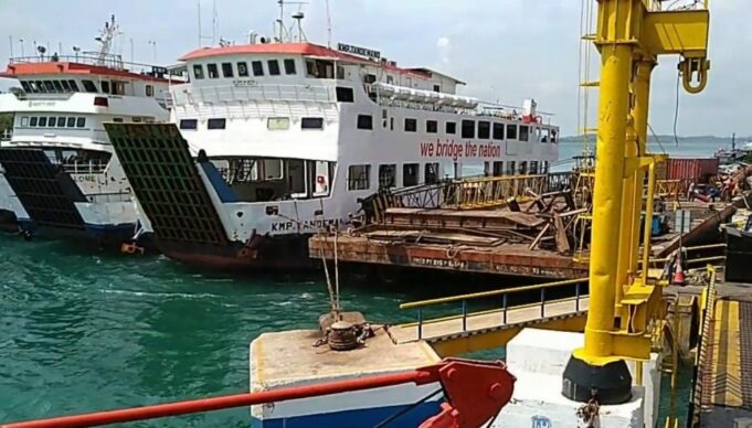 Loket Tiket Pelabuhan Punggur Terlambat Buka, Bikin Calon Penumpang Riuh