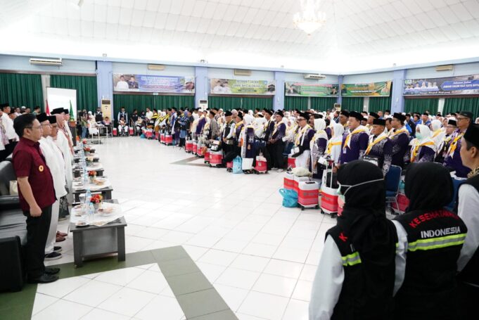Pelepasan Calon Jamaah Haji Kloter 1 Batam