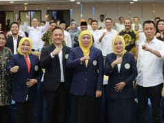 Sambangi BP Batam, Khofifah Indar Parawansa Lantik Ikatan Alumni UNAIR Kepri