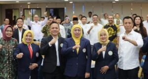 Sambangi BP Batam, Khofifah Indar Parawansa Lantik Ikatan Alumni UNAIR Kepri