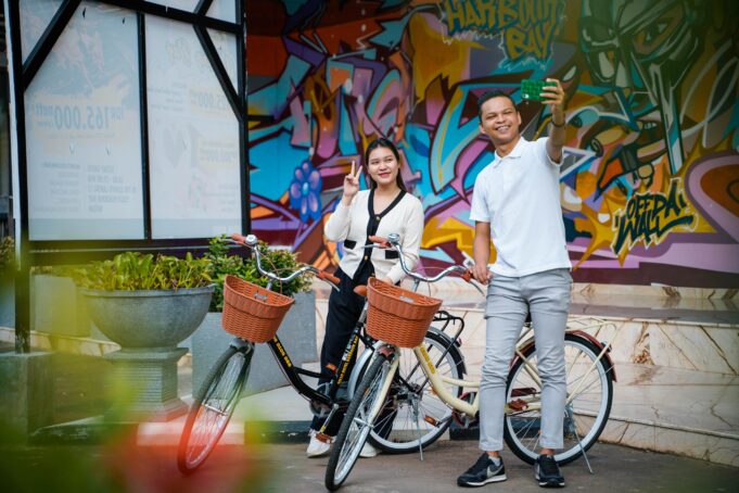 Olahraga Sore Keliling Harbour Bay dengan Sepeda Santai di Yello Hotel Harbour Bay Batam