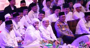 Kapolda Hadiri Acara Kepri Bersholawat Bersama Tokoh Nasional