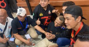 Jadi Juara Domino Kapolda Kepri Cup, Ucok Pingsan Terharu Dapat Motor