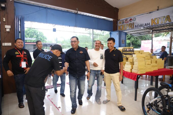 Babak 4 Besar Domino Cup Kapolda Kepri: Tim Kepri 1 versus Batam Kota 2