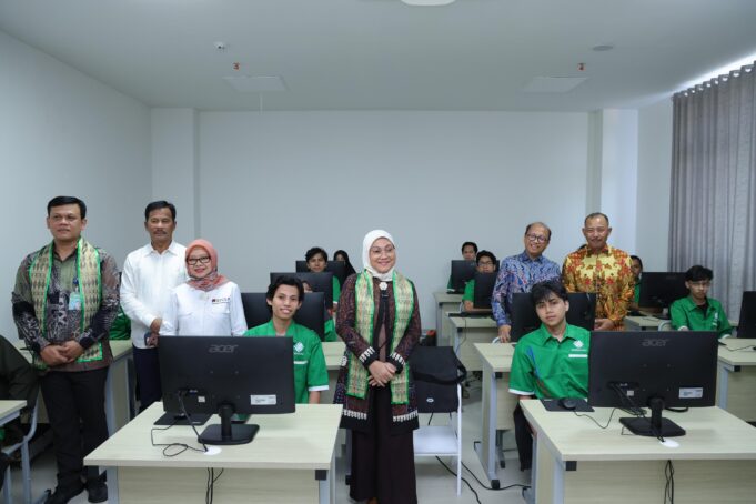 Tekan Pengangguran, Menteri Ketenagakerjaan RI, Resmikan BLK di Kabil