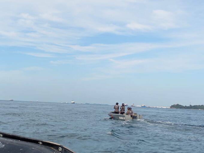 Labuh Jangkar Secara Ilegal, Bakamla RI Usir Lima Kapal Tiongkok di Perairan Tanjung Berakit