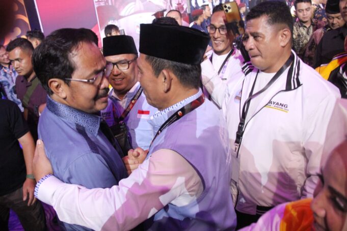 Nurdin Basirun Meneteskan Air Mata di Pelukan Ansar