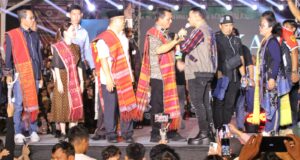 Dihadapan Puluhan Ribu Warga Batam, Judika Duet Bersama Ansar dan Nyanyang, Ansar Bawakan Mardua Holong, Nyanyang Anakku Naburju