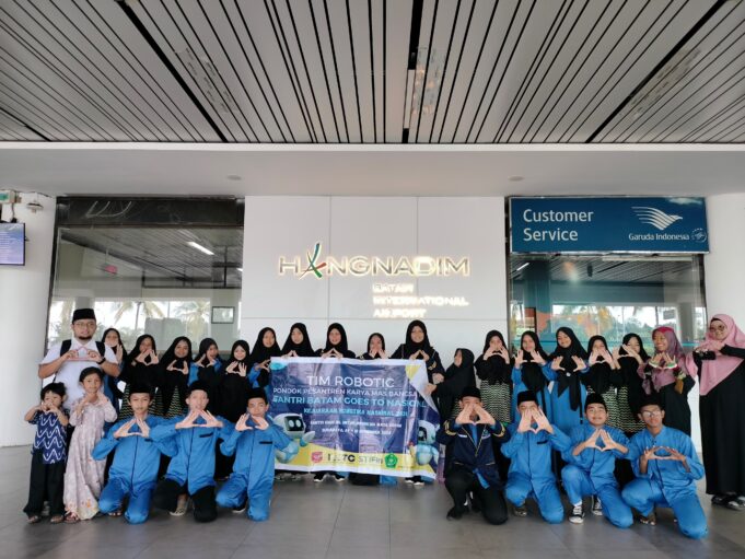 Wakili Kota Batam, Pondok Pesantren Karya Mas Bangsa IIBS Ikuti Lomba Robotic di Surabaya