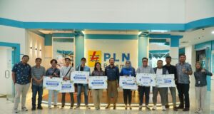 HUT ke 24, PLN Batam Serahkan Hadiah dan Sertifikat Lomba Menulis Feature dan Foto
