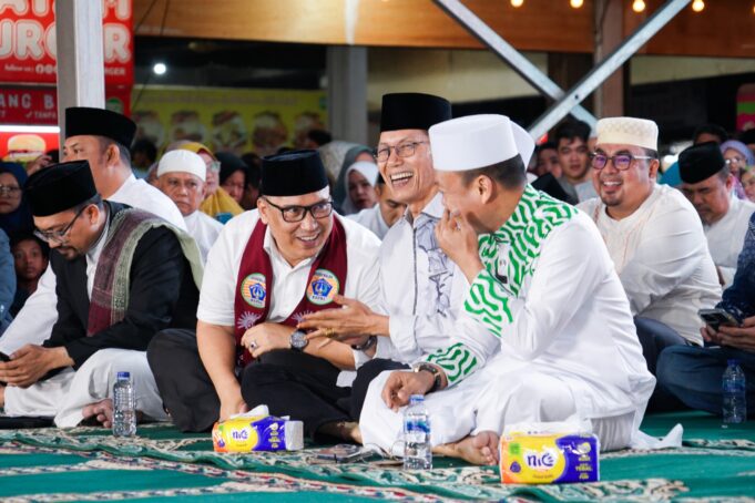 Ribuan Warga bersama Nyanyang dan Amsakar Hadiri Tabligh Akbar Ustad Das’ad Latif Di Bengkong