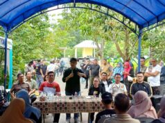 Sambangi Keluarga Korban Longsor, Amsakar-Li Claudia tak Henti Beri Semangat