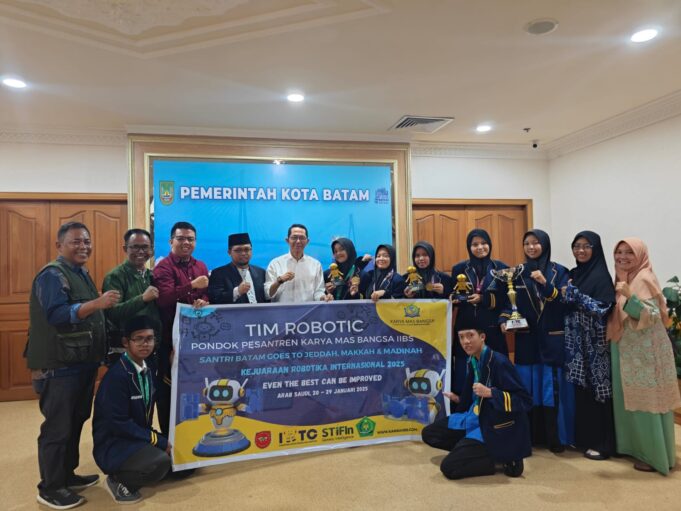 Mendunia! Pondok Pesantren Karya Mas Bangsa kota Batam Ikuti Turnament Robotic tingkat Internasional di Jeddah, Arab Saudi