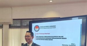Ambil Desertasi Implementasi Kebijakan Ex Officio, Amsakar Achmad Lulus dengan Predikat A