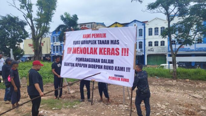 Lahan Dipagari, Sejumlah Pemilik Ruko di Seipanas ini Meradang