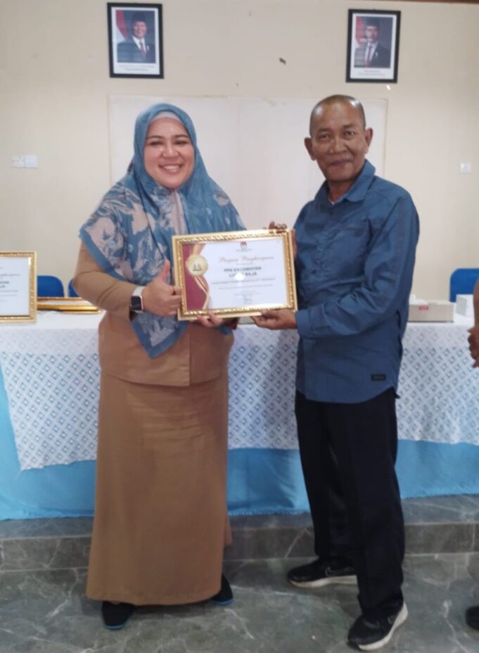 PPK Lubukbaja Raih Penghargaan dari KPU Kota Batam di Tujuh Kategori