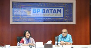 BP Batam – PT Batam Sarana Surya Perkuat Perjanjian Kerja Sama PLTS Terapung