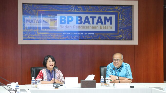 BP Batam – PT Batam Sarana Surya Perkuat Perjanjian Kerja Sama PLTS Terapung