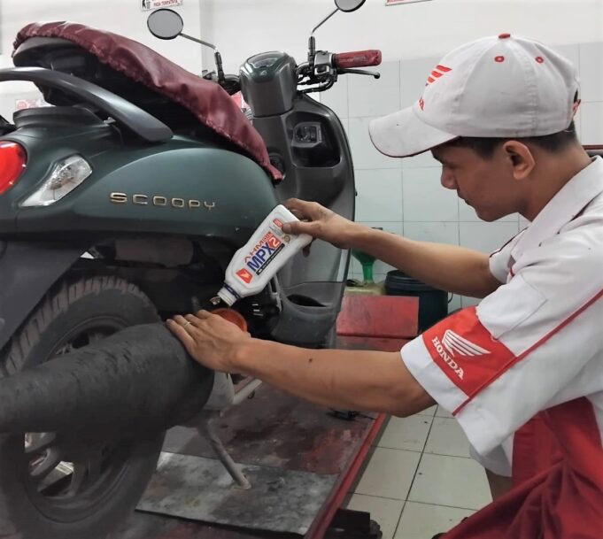 Pentingnya Untuk Rutin Mengganti Oli Motor