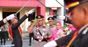 Berkantor Hari Perdana, Kapolda Kepri Brigjen Pol Asep Safrudin Disambut Upacara Welcome Parade