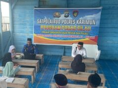 Sambangi Rumah Pintar, Satpolairud Polres Karimun Berbagi Alquran