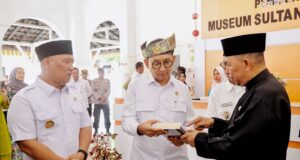 Wagub Nyanyang Dampingi Menbud Fadli Zon saat Kunjungi Museum Sultan Sulaiman Badrul Alamsyah