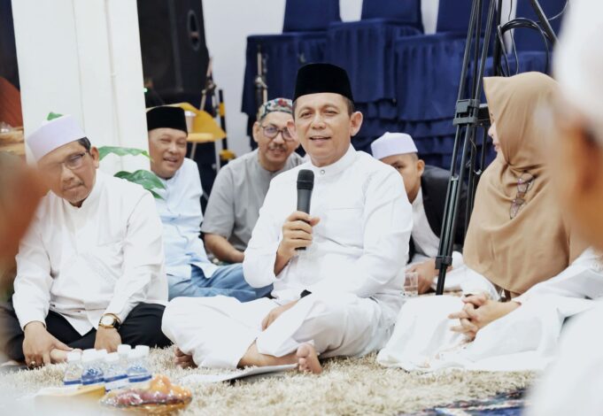 Gubernur Ansar Ahmad Puji Konsistensi Tradisi Tadarus RRI Tanjungpinang dalam Khataman Al-Quran ke-33