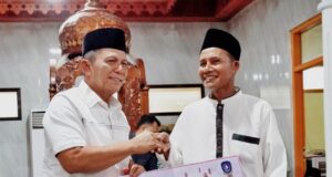 Gubernur Ansar Safari di Anambas, Serahkan Bantuan Rumah Ibadah