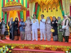 Gubernur dan Wakil Gubernur Kepri Terima Tepuk Tepung Tawar
