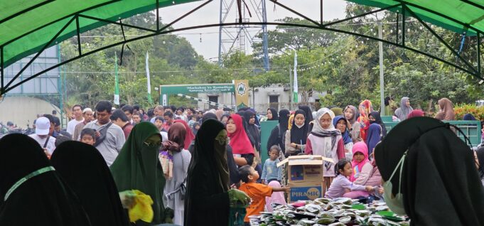 Semarak 1000 lebih Warga Muslim ikut Bukber Kampoeng Ramadhan Masjid Bukit Indah Sukajadi