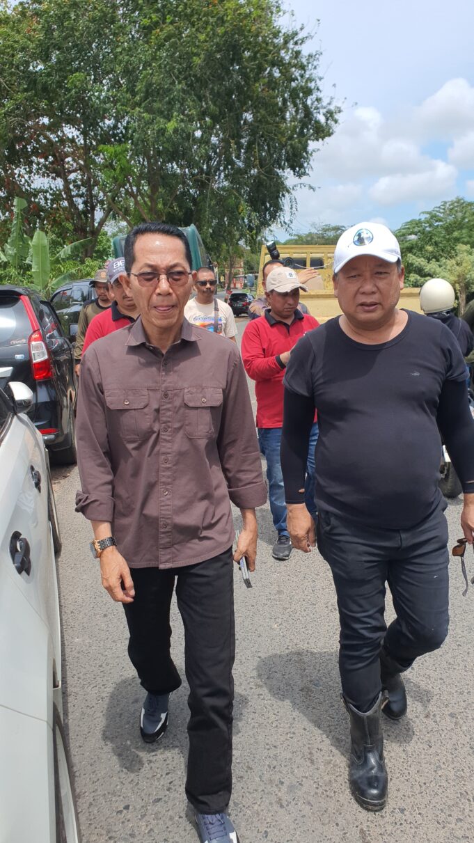 Walikota Batam Tinjau Langsung Sampah Berserakan di Jalan Raya Kelurahan Baloi Permai