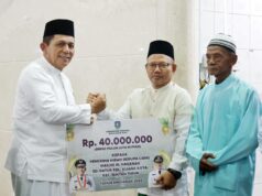Buka Puasa Bersama di Bintan, Gubernur Kepri Ansar Ahmad Serahkan Bantuan