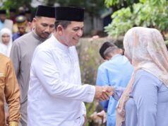 Rayakan Idul Fitri di Pulau Terong, Gubernur Ansar Jadi Khatib dan Menyentuh Jamaah Melalui Khutbahnya