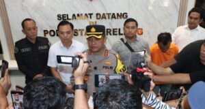 Kapolresta Barelang Ungkap Kasus Penggelapan Sepeda Motor dalam Konferensi Pers